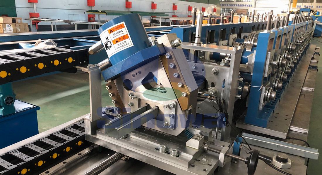 CZ檩條互換生産線,C型檩條生産線,Z型檩條生産線,全自動檩條生産線,CZ檩條機器,CZ檩條機械制造設備,冷彎成型機生産線制造與技術服務.